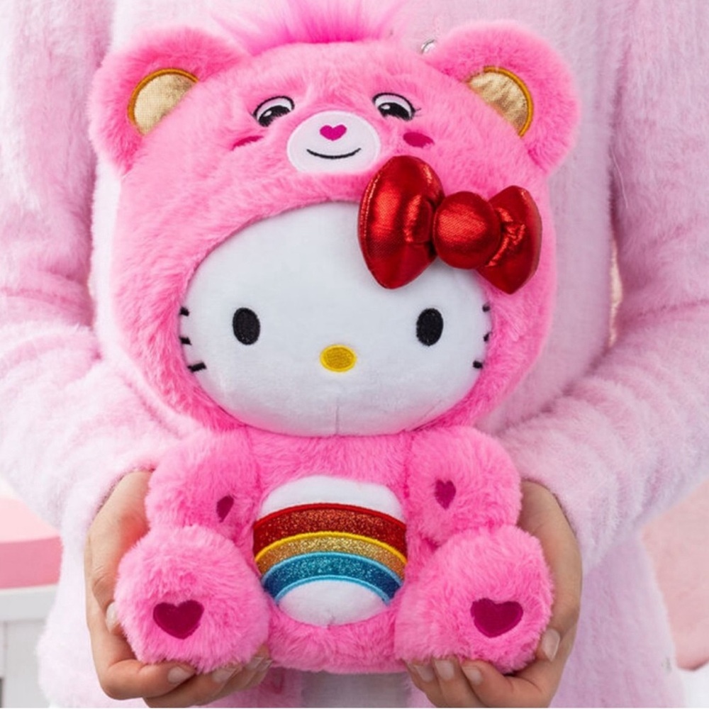 Care Bears™ – Hello Kitty and Friends Fun Size Plush – Hello Kitty as Cheer Bear - Picture 2 of 2